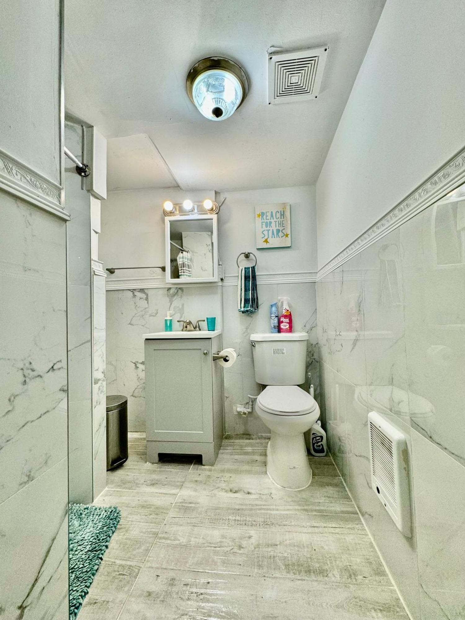 Private Tiny Room On The 1St Floor With Shared Bathroom Near Airport And Downtown Seattte Seattle Exterior photo