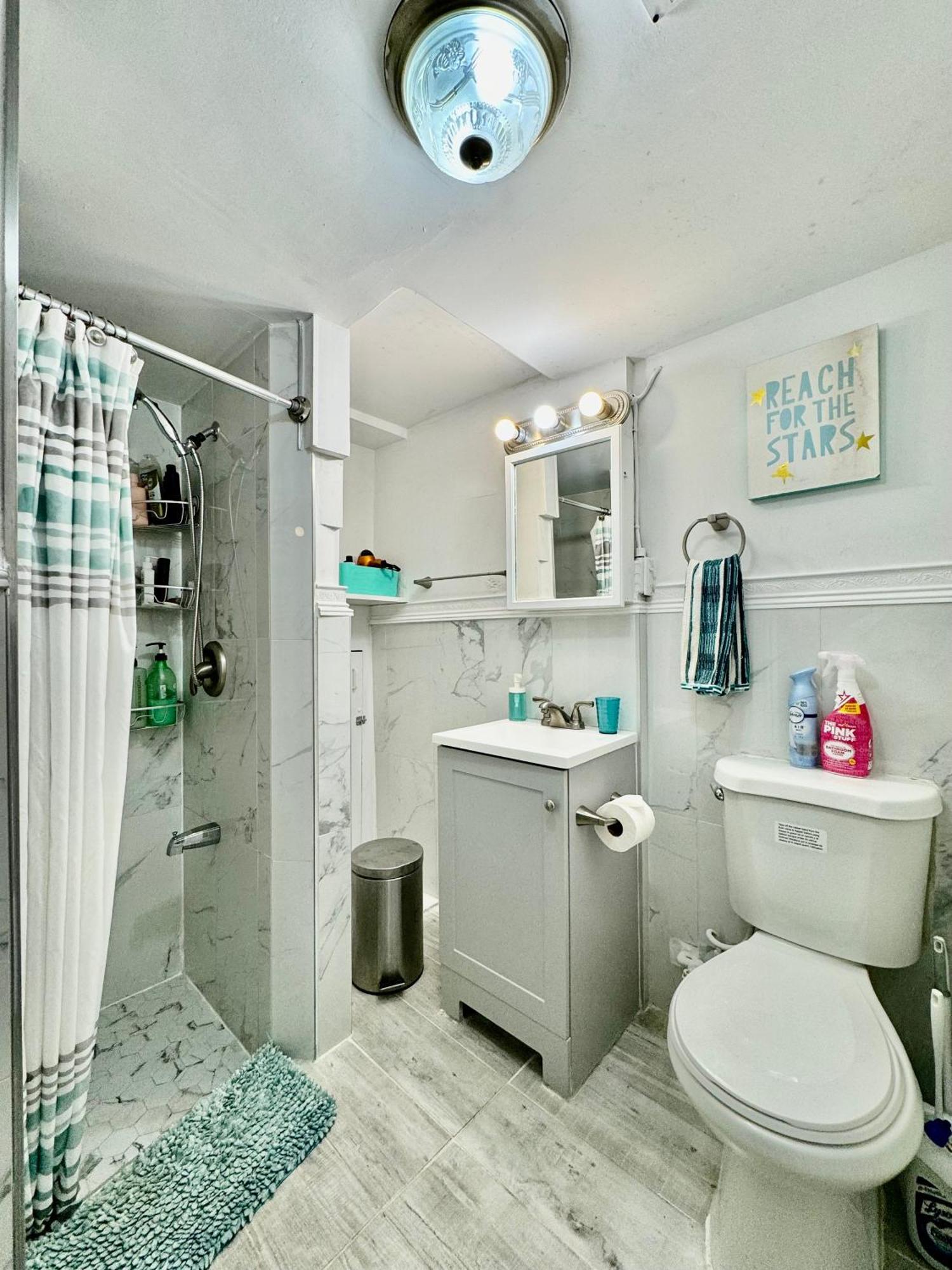 Private Tiny Room On The 1St Floor With Shared Bathroom Near Airport And Downtown Seattte Seattle Exterior photo