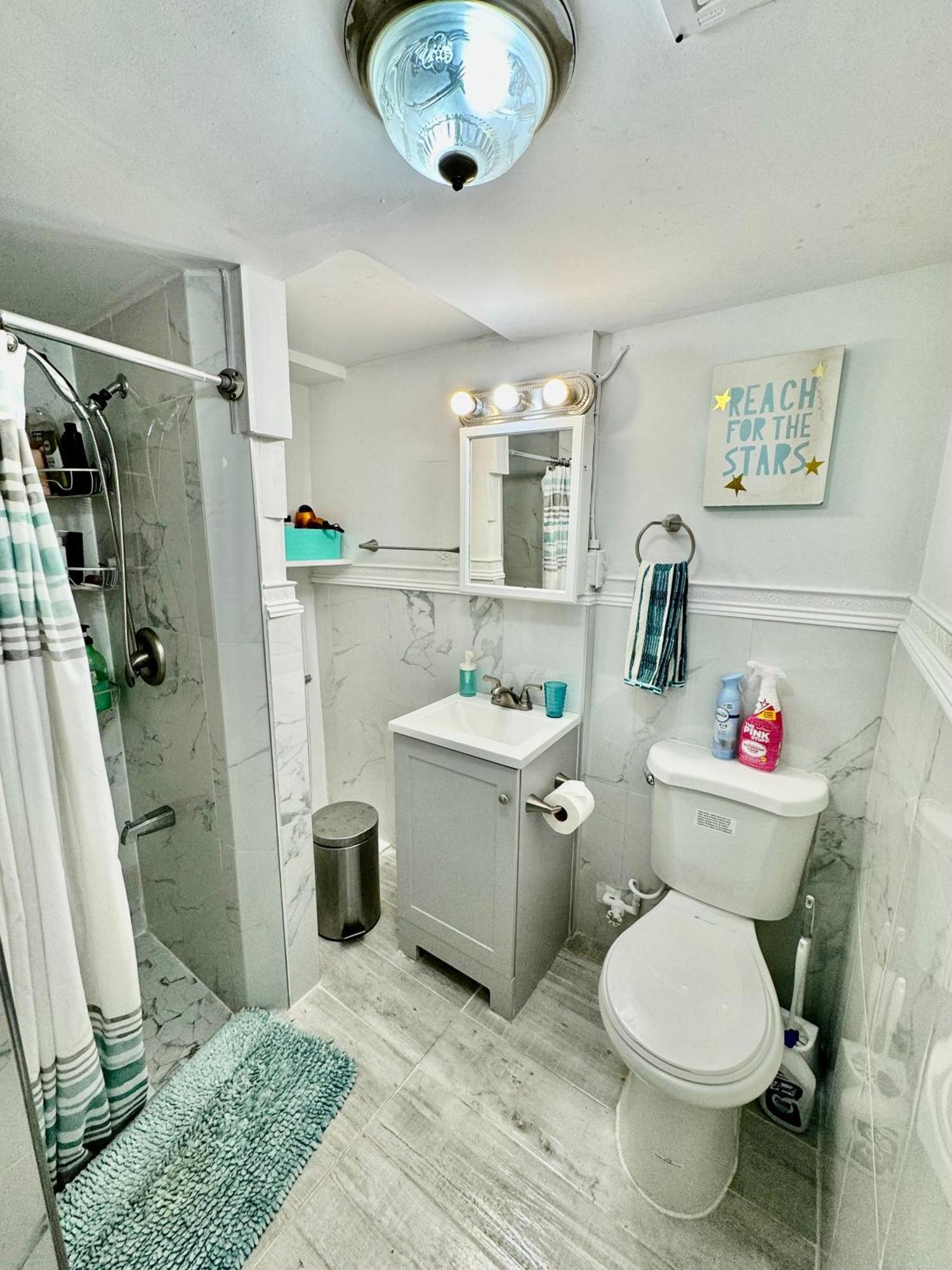 Private Tiny Room On The 1St Floor With Shared Bathroom Near Airport And Downtown Seattte Seattle Exterior photo